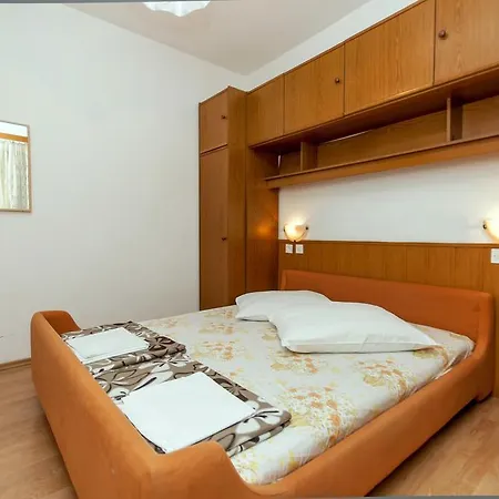 Mediteran Relax 3* מאקרסקה